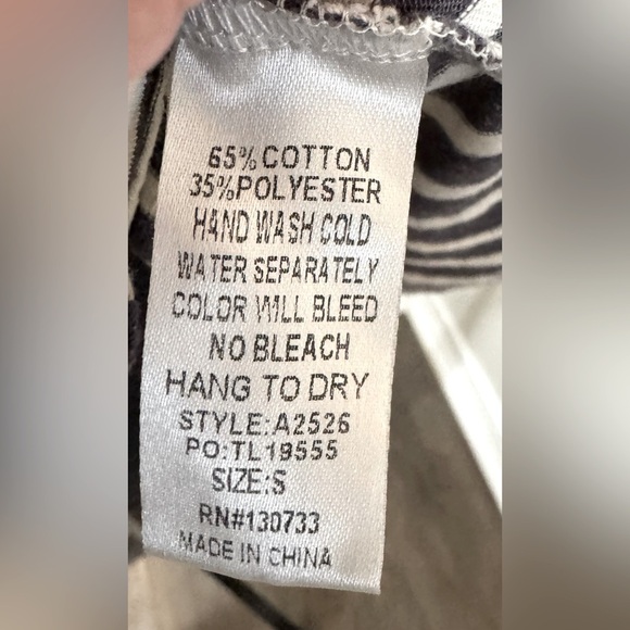 Umgee Sz SM black and white stripes, relaxed fit, and roughed edge neckline - Picture 10 of 10